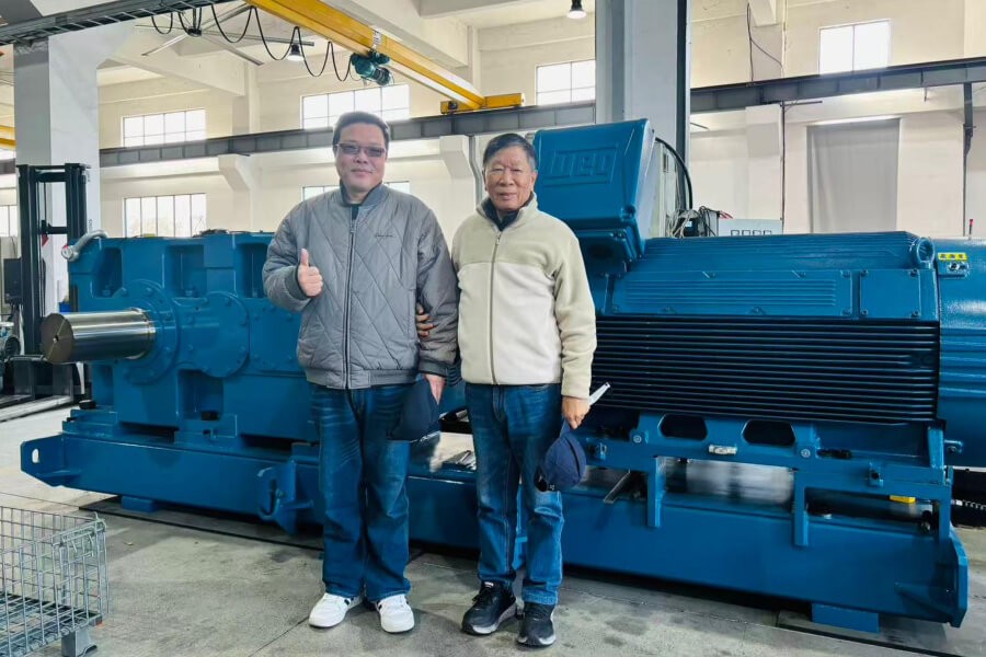 What are the advantages of Transcyko vertically integrated gearbox manufacturing for coal conveyors?