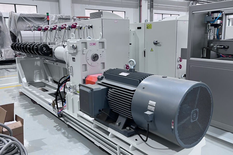 Gearboxes for Rubber Extruders | Transcyko