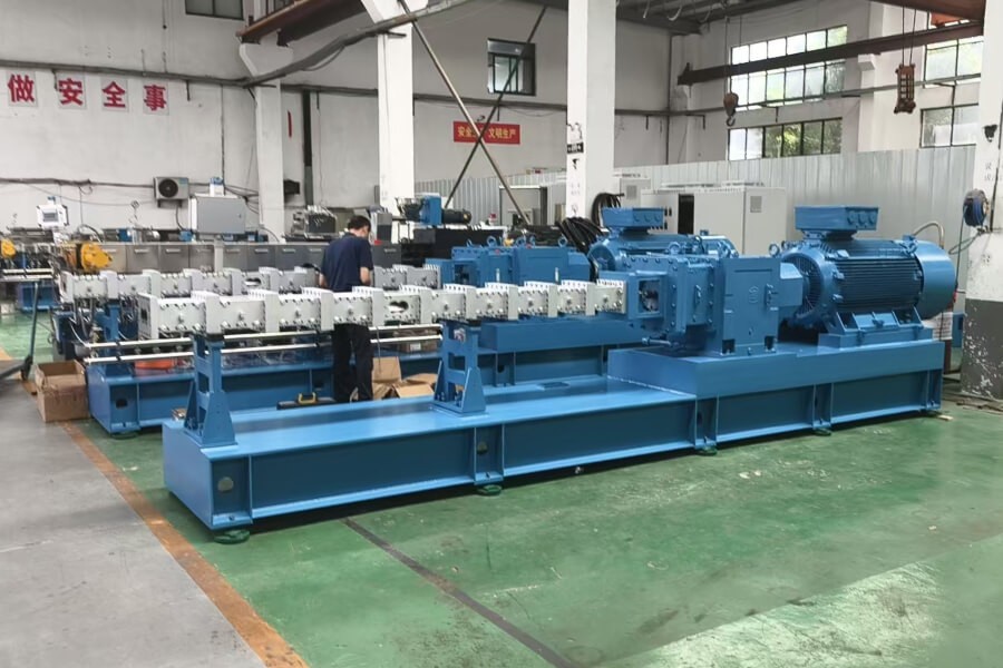 Precision power transmission for heavy duty rubber & plastic extrusion