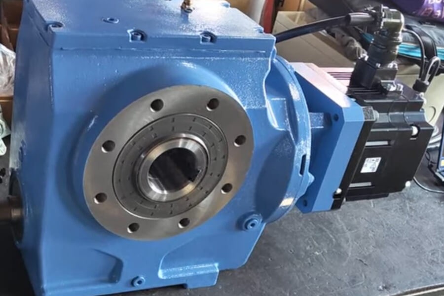 Precision Gearboxes for Semiconductor Conveyors