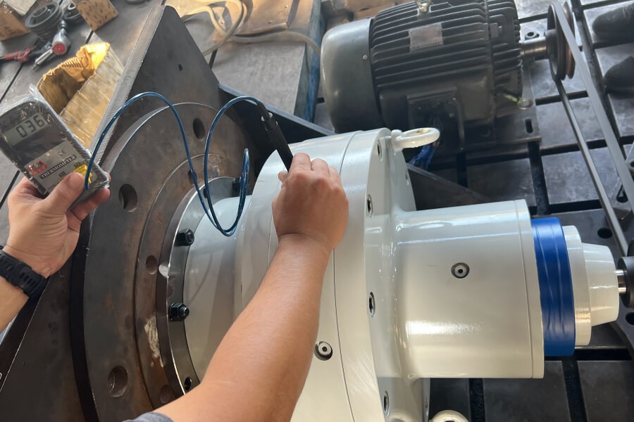 Why are Transcyko cyclo gearboxes a cost effective solution for centrifuges with trailing scroll?
