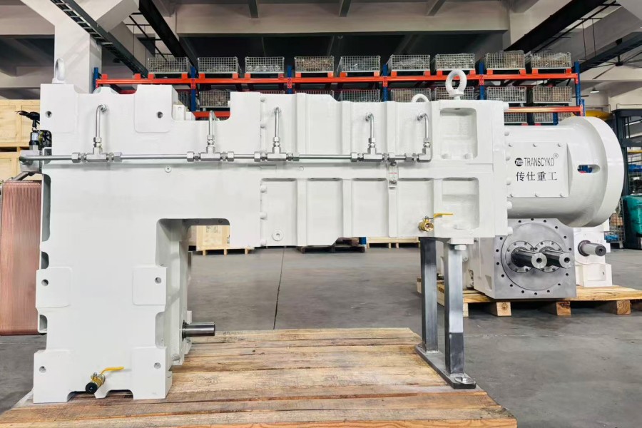 Counter-Rotating Twin Screw Extruder Gearboxes | Transcyko